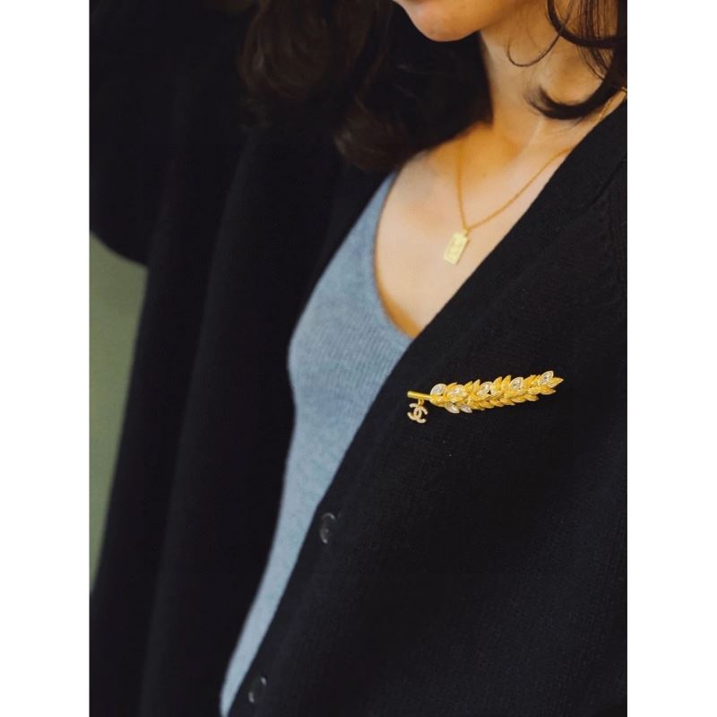 Ch*el brooches